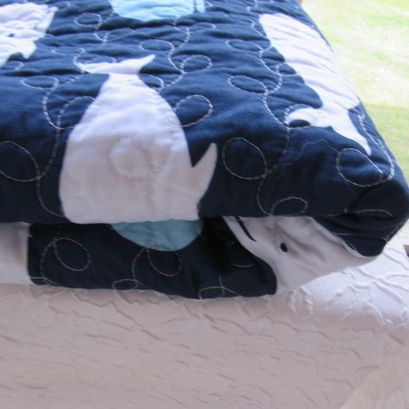 Quilted Whale Blanket Bedspread Fabric Few Spots Full? - Picture 13 of 13
